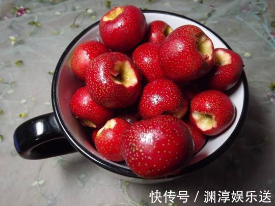 常喝|山楂和此物泡水,天然“减肥药”,常喝失眠好了,瘦出小蛮腰!