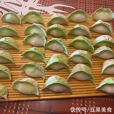 菠菜|翡翠三鲜水饺#一口新年味，全家享佳味#