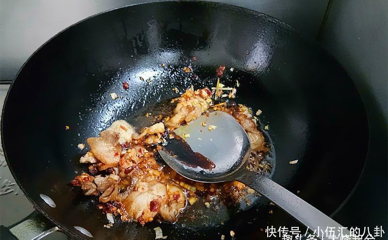 油豆腐的做法比肉还好吃,两碗米饭都不够!保你吃过就会爱上