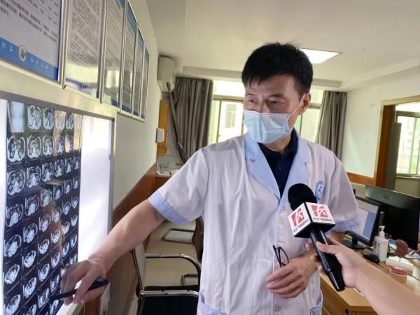 尿源性脓毒血症|失明男子尿血、发烧强忍着，家人细心发觉后送医才知患结石