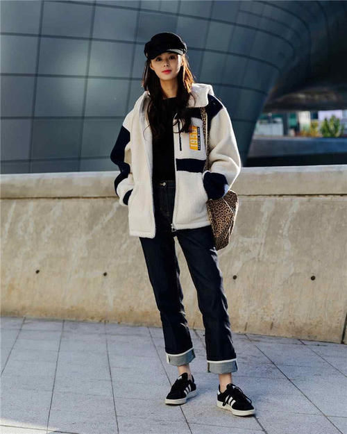 女人40以后,如果不差钱的话,春天建议买这5种外套,时髦又减龄