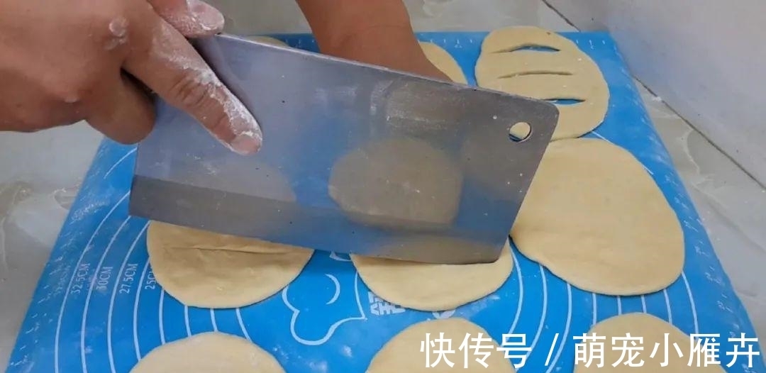 面粉|面粉别蒸馒头了,加2个鸡蛋,外皮焦脆不油腻,学会都能摆摊了