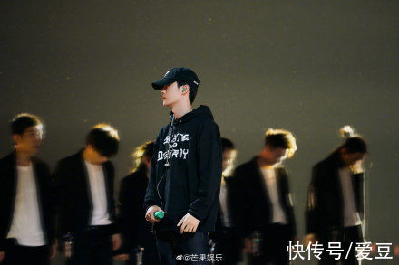 211231 今晚就可以看到王一博绝美跨年舞台了