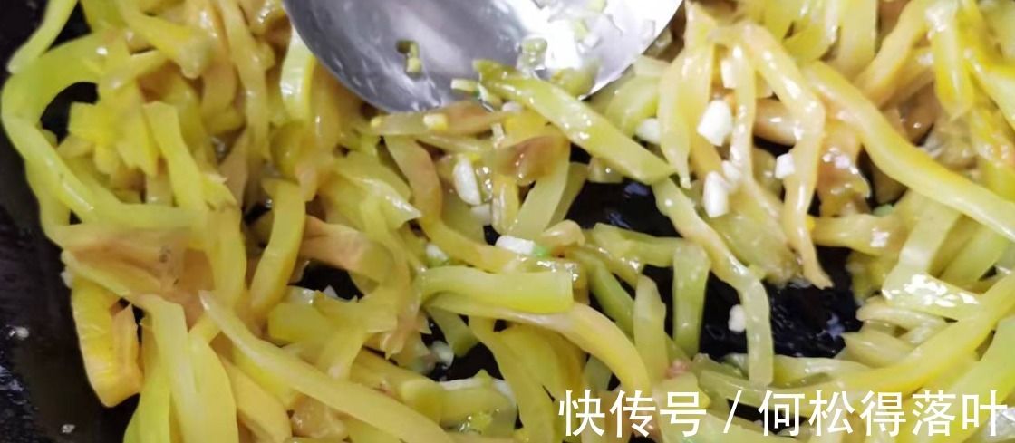 榨菜炒肉丝|榨菜炒肉丝的经典做法,色香味俱全,这就是干饭人的下饭菜!
