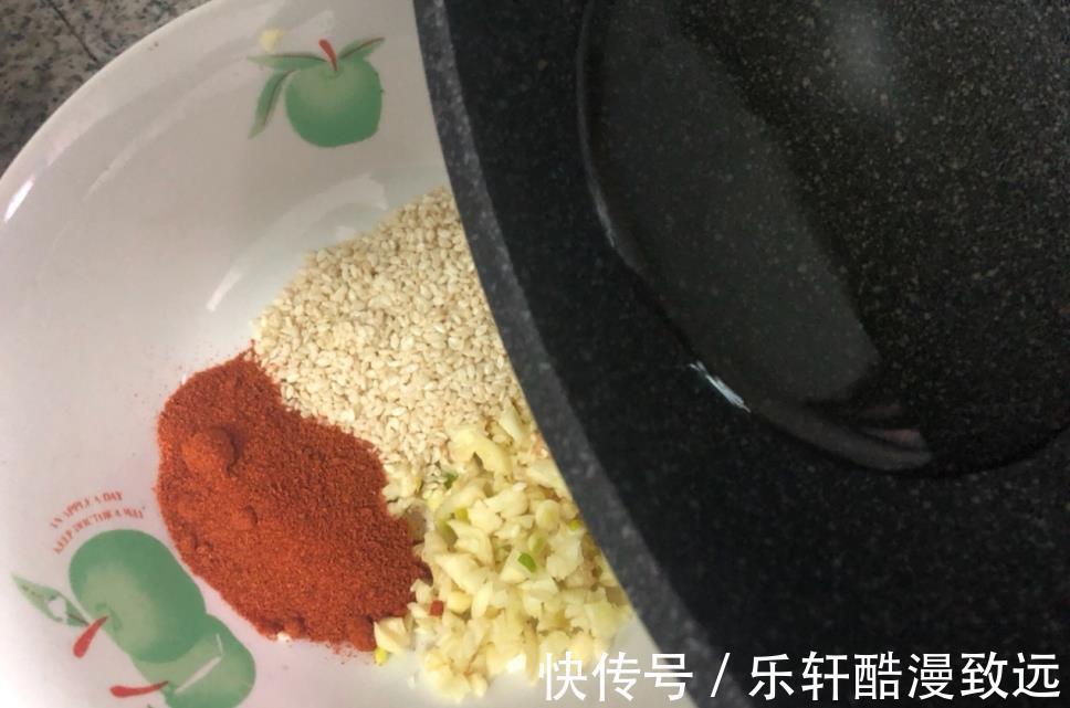 煎豆腐|比烧烤还好吃的香煎孜然豆腐,鲜香入味老简单了,完胜夜市路边摊