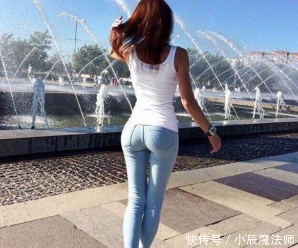 紧致|美女穿搭小姐姐爱穿紧致的牛仔裤,秀出青春的气息,火辣又迷人