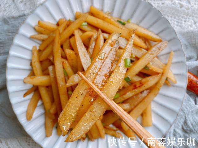 土豆泥|土豆最好吃最简单的做法,鲜香入味,成本不到1块钱,比肉还好吃