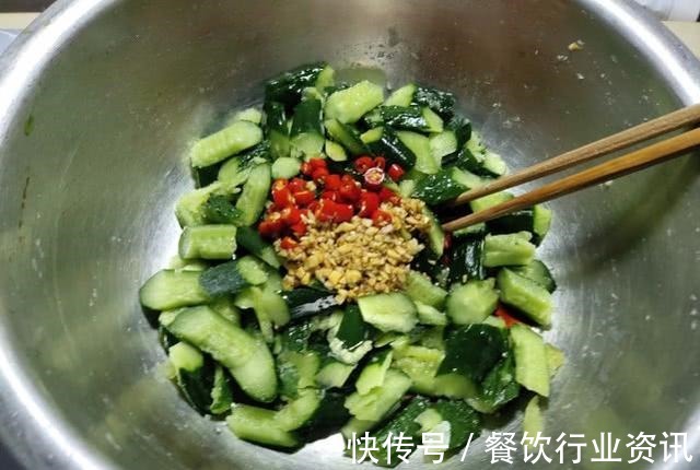 清脆|凉拌黄瓜的好吃做法，清脆爽口，下酒下饭最美味！