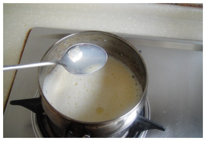 想吃冰淇淋不用愁，自从学会这做法，一周3次不嫌腻，解暑又营养