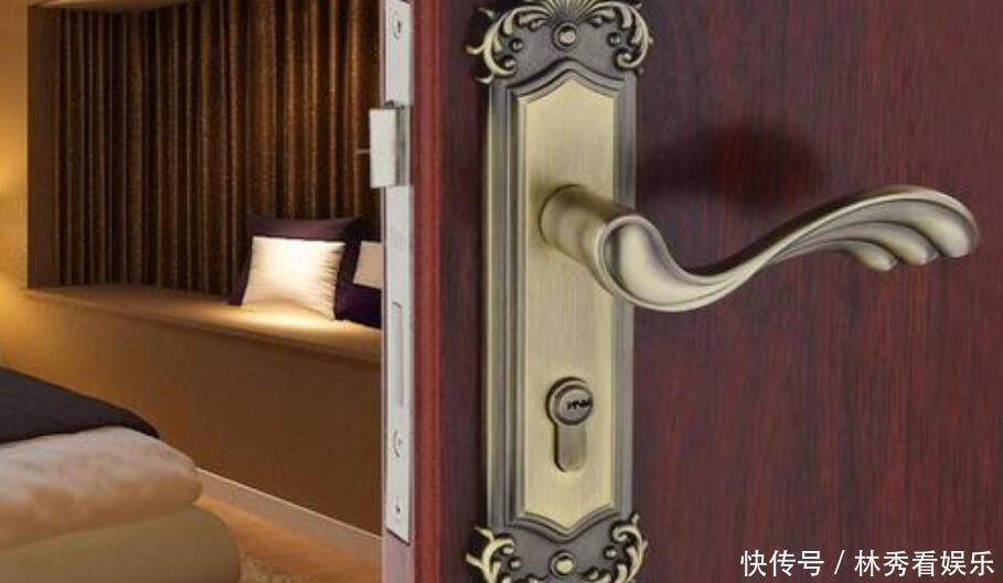 晚上睡觉时,卧室门是开着好还是关着好不是迷信,看完提醒家人