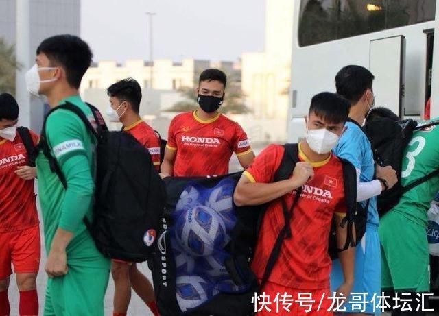 后衛(wèi)|慘遭除名!盯武磊的越南后衛(wèi)被踢出球隊(duì)，輸給國足對越南打擊不小