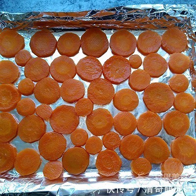 烤箱|#带着零食去旅行!#胡萝卜干(烤箱版)