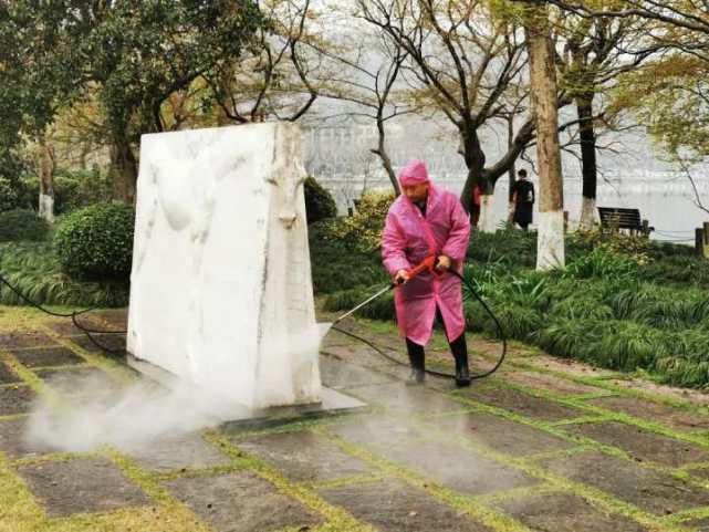 好赞！西湖边的雕塑们都洗了“小脸”，颜值立马提升了