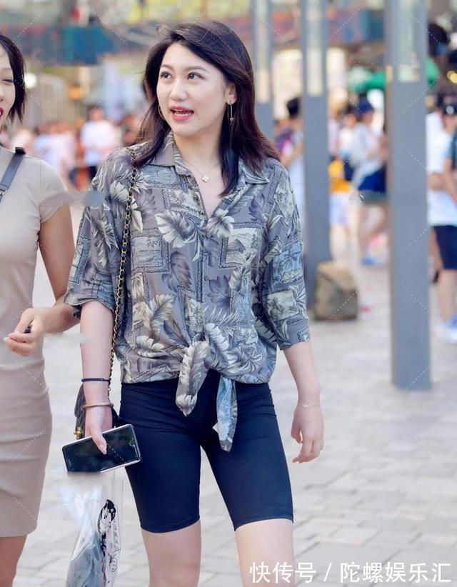 高跟鞋|只有逛街的打底裤美女才能让自己的打扮时髦，我钦佩她