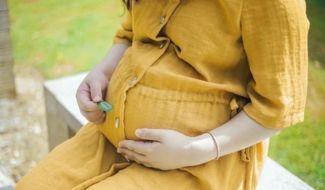 睡觉|胎儿喜欢在2个时间点睡觉,对身体发育好,孕妈尽量别打扰