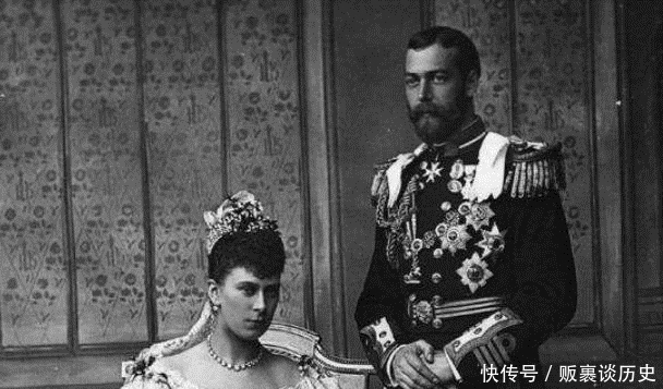 她是最奢侈的王后,大婚时脖子被珠宝压弯,全身佩戴802克拉钻石