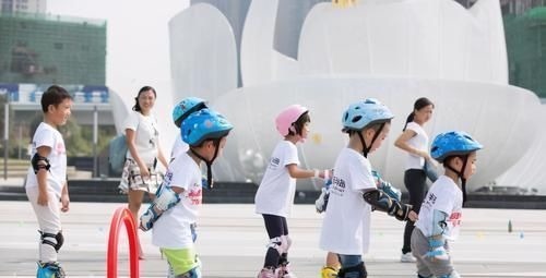 发育|哈佛大学最新研究发现:促进儿童大脑发育最好的办法,并不是阅读