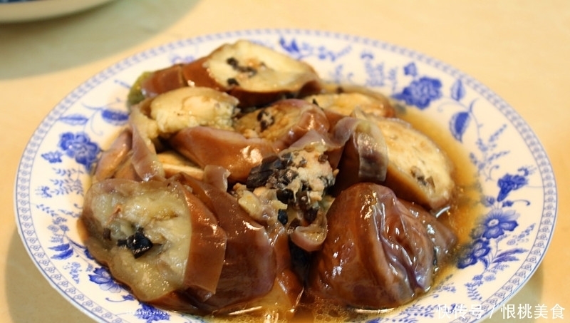 爸爸下厨做的晚餐,普通食材美味下饭,比在饭店吃还解馋