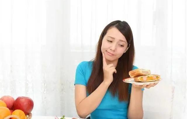 乳腺癌|女生糟蹋乳房的举动,烟酒不算啥,看完榜首,多数人表示很难控制