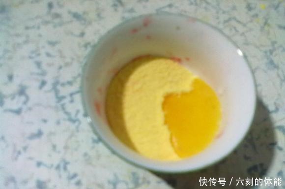 玉米粉一天100斤鱼获，使用针筒上饵方便又卫生