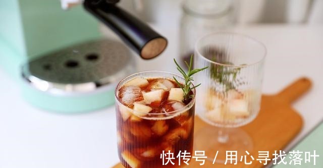 水蜜桃|甜甜的蜜桃搭配冰咖啡，美味可口，颜值高制作还简单！