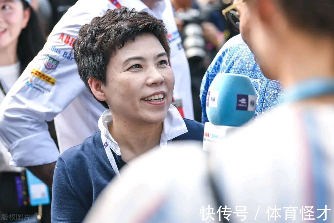 主教练|国乒缺少女教练，邓亚萍与马琳，哪一个能成为李隼的接班人？