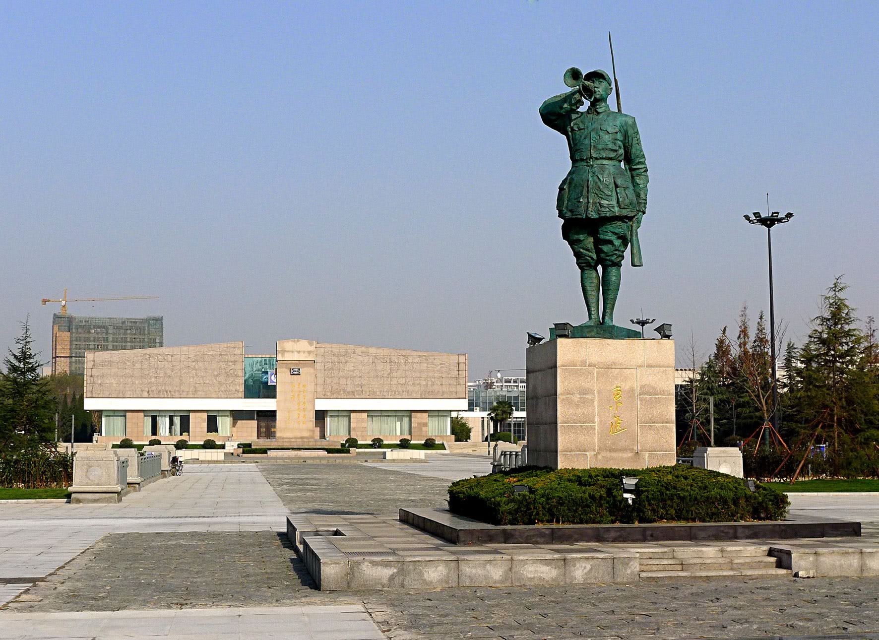 部队|粟裕南下组建苏浙军区后,第一师师长是谁?