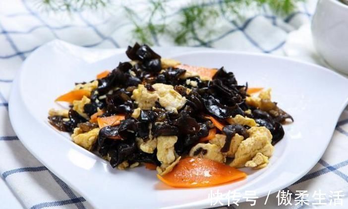 卵磷脂|怀孕后,有必要吃鹅蛋吗若你还没有到孕8月,建议还是看一看