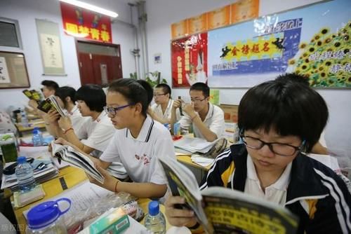 为什么大多数高中宁愿学衡水中学，也不学人大附中？原因耐人寻味