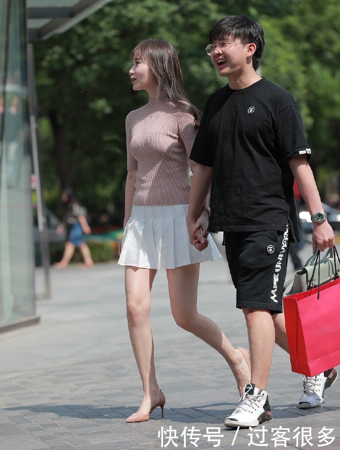 丝带|针织衫背后开线了，用“丝带”来缠上，你男朋友知道吗