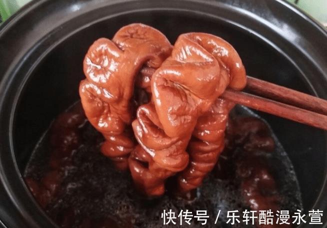 清洗猪大肠有妙招，巧加“两个料”，洗得快又干净，猪大肠不臭了