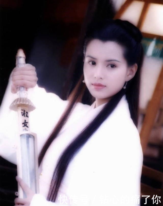 《倚天屠龙记》神秘的黄衫女,为什么被认为是杨过和郭芙的后代