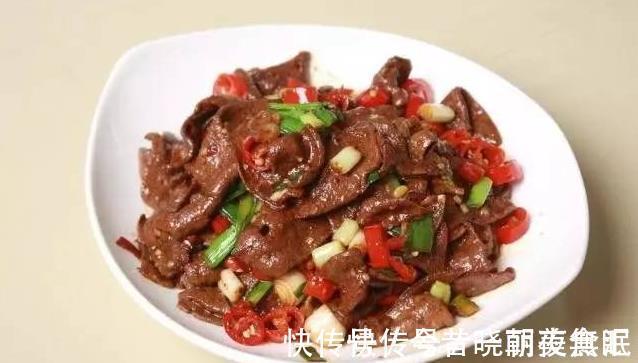 炒猪肝有技巧,不要焯水!炒前多做两步,猪肝嫩滑不腥,好吃