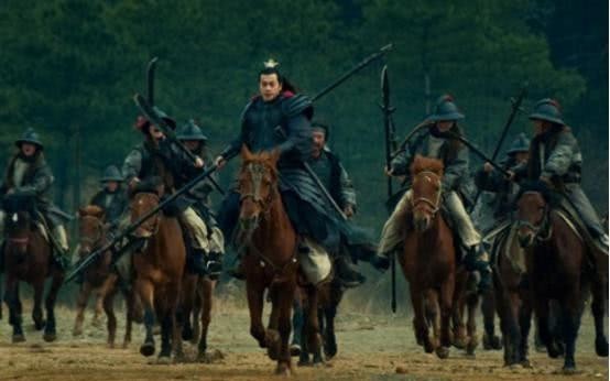 杂草丛生|此人是三国第一猛将，却被世人唾弃，如今墓地杂草丛生