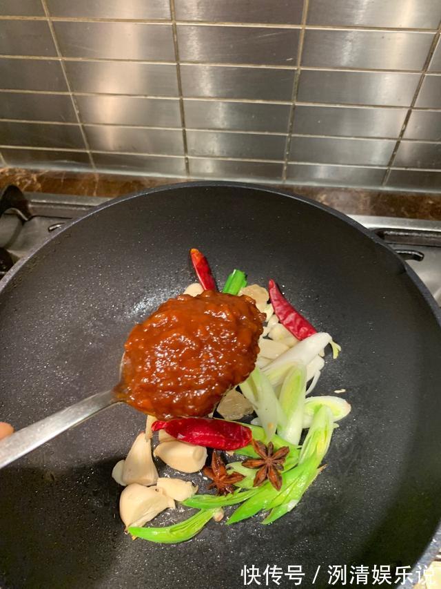 牛肉这样做,香浓软烂,鲜香下饭,汤汁都不放过,吃一次想半年