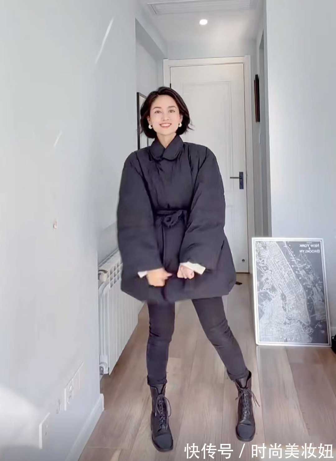 马丁靴 冬季还是“羽绒服”实穿,教你4种搭配思路,不仅保暖还显腿长