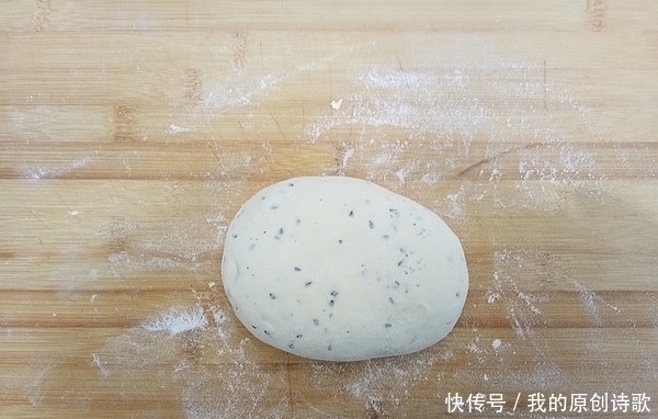 白头发增多,医生推荐多吃它,隔三差五吃几次,白头发慢慢减少