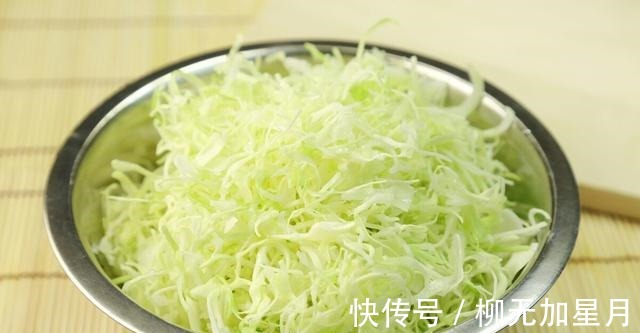 白菜最好吃的做法,爽脆入味不出水,开胃又下饭,上桌就光盘!