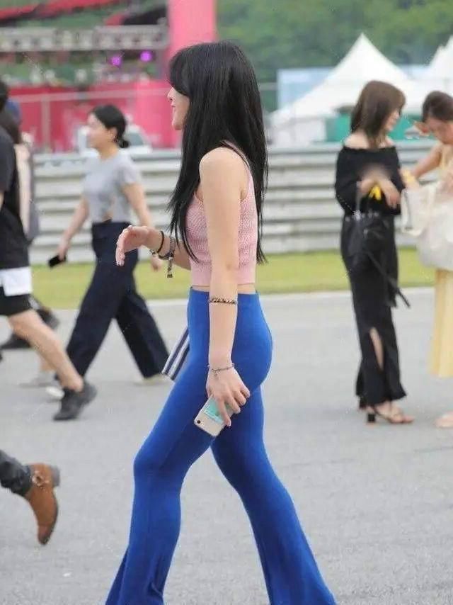 腿粗别依赖牛仔裤,以下几款单品适合你,遮肉显瘦又上档次