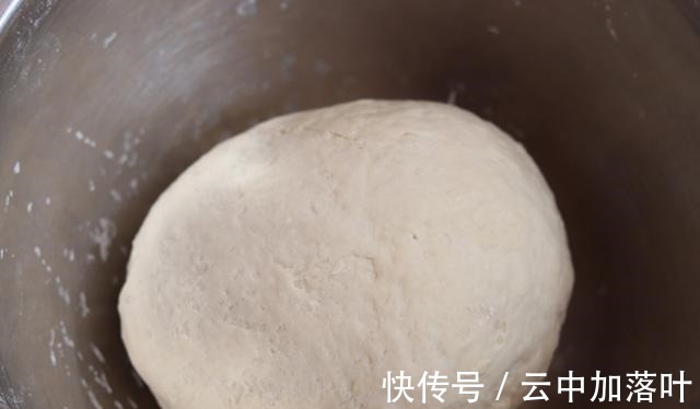 猪肉馅|自制千层猪肉饼，好吃不腻，外皮酥脆，馅料鲜香，真解馋！