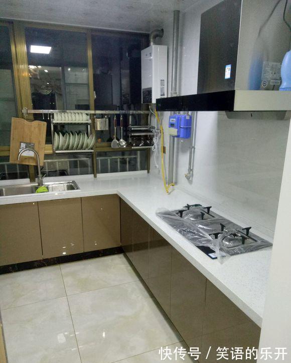 背景墙|138平米新房装修花了27万,没超过预算,欧式风奢华大气