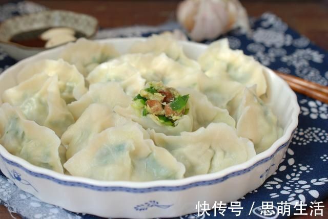 搅拌|面丁饺子姥姥最拿手，鸡蛋和面丁搅一搅拌馅儿太香了，美味