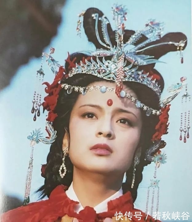 红楼梦$红楼梦:贾府的凤凰,远不止元春和探春两人,这二人也有龙凤之象