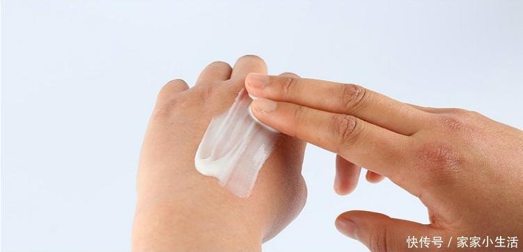 皮肤瘙痒|【家家母婴】宝宝长痱子怎么办?试试这几招!