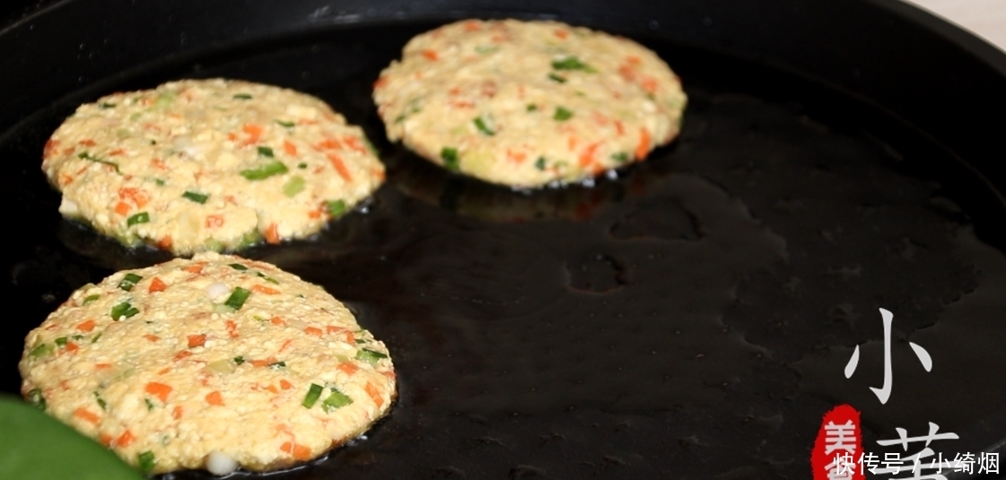 豆腐不要炒着吃了,教你懒人新吃法,5分钟做出全家人的早餐