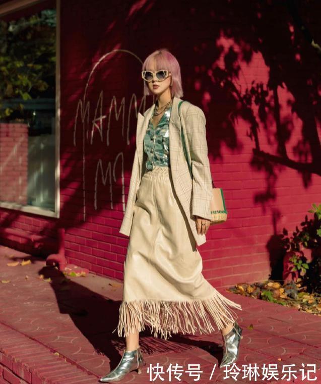 腿粗、胯宽的中年女性,快收下“半身裙显瘦”穿搭,照着穿准没错