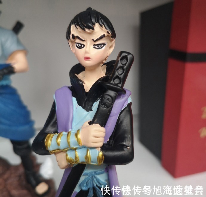 动漫|我的画风在你之上，超市卖“阴间”邪神手办，佐助你凭什么贵5元