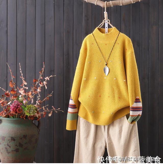 建议大家：春节就穿下面几款毛衣，搭裸靴，美得嫩上添嫩