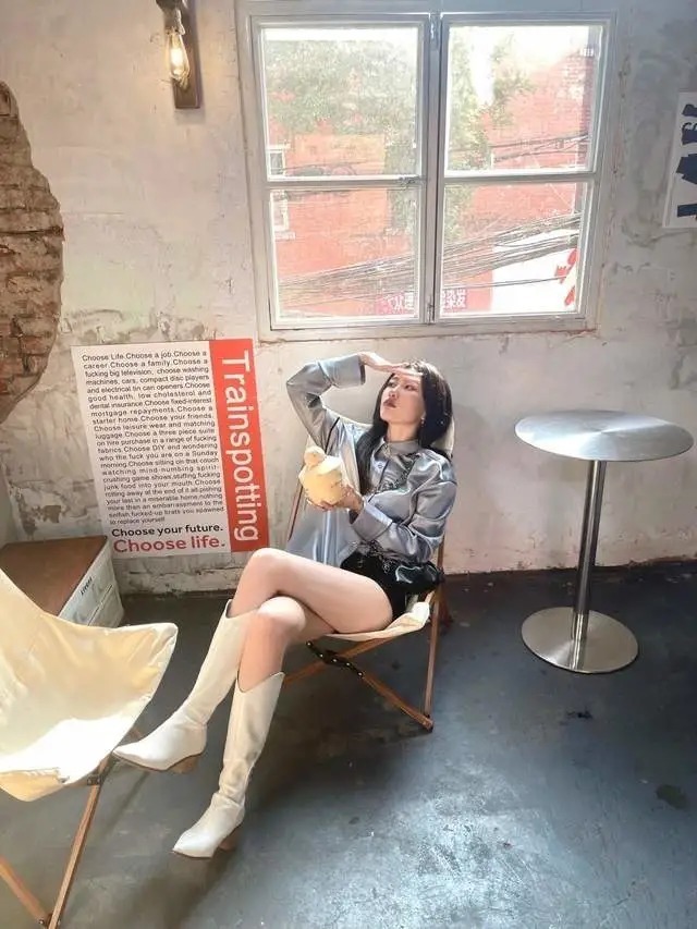 玛丽珍鞋|穿裙子不一定要配凉鞋,今夏试着搭配这“2双鞋”,时髦显高