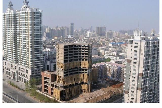 石家庄|最坑烂尾楼出现在石家庄，搁置10多年之久，还是一片荒地